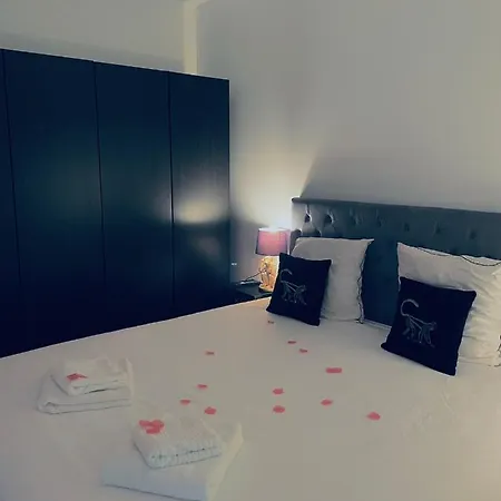 Darcy & Apartment *